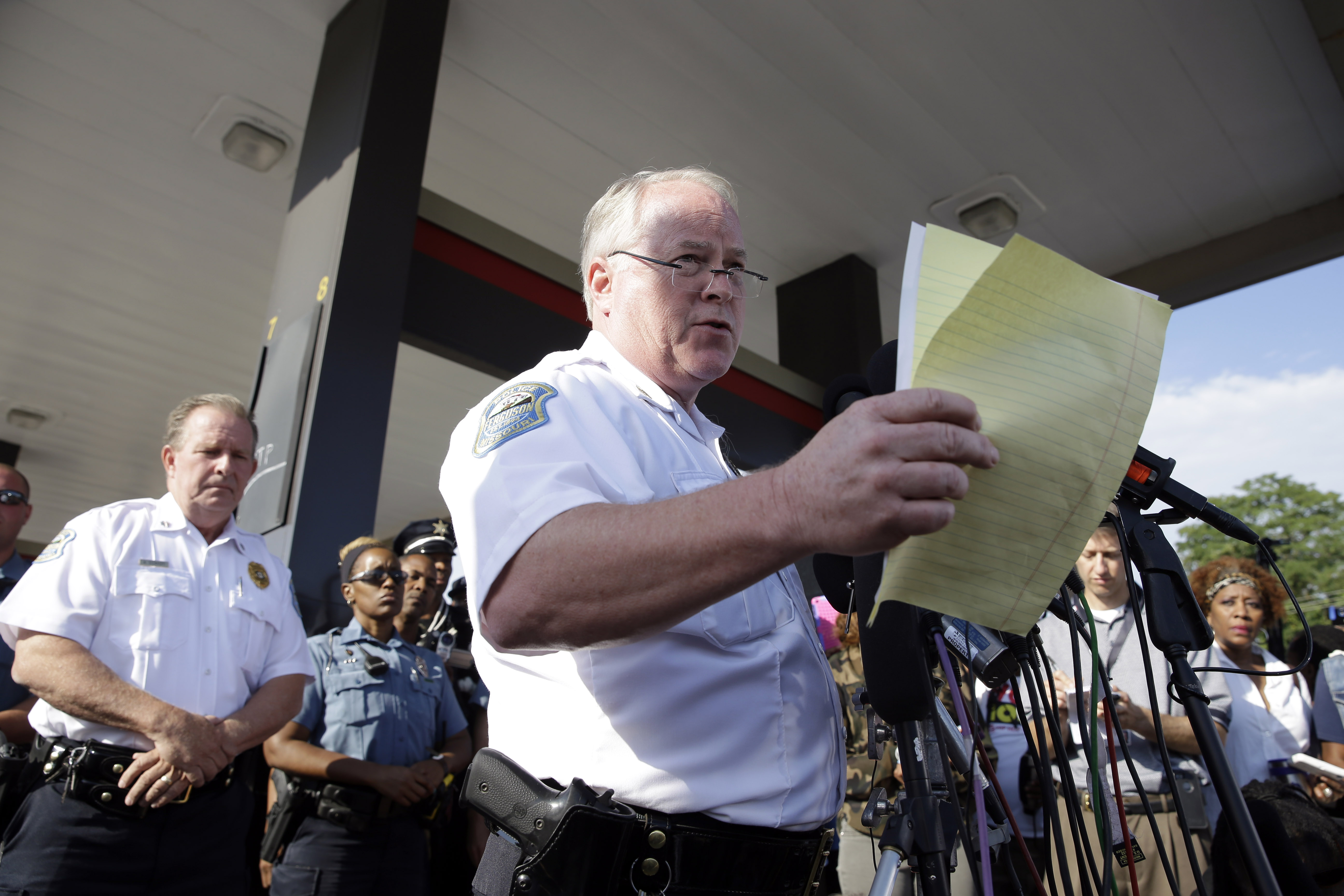 Ferguson Cop Reportedly Texts Friend: ‘I Can’t Go Out’ After Shooting ...