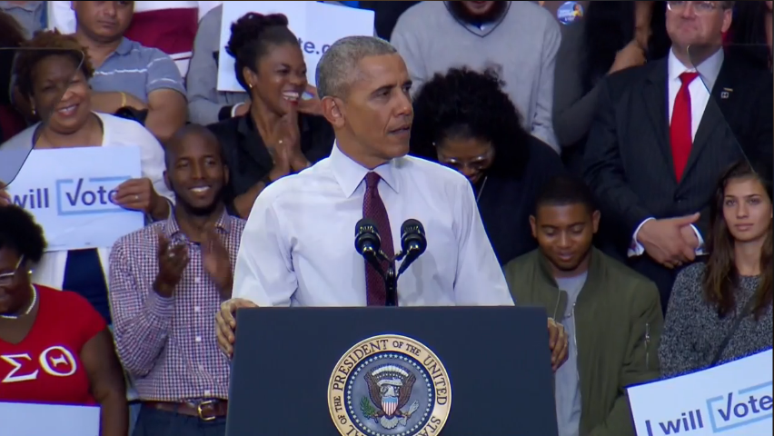 Obama Struggles To Quiet Rally-Goers After Protestor Interrupts (VIDEO ...