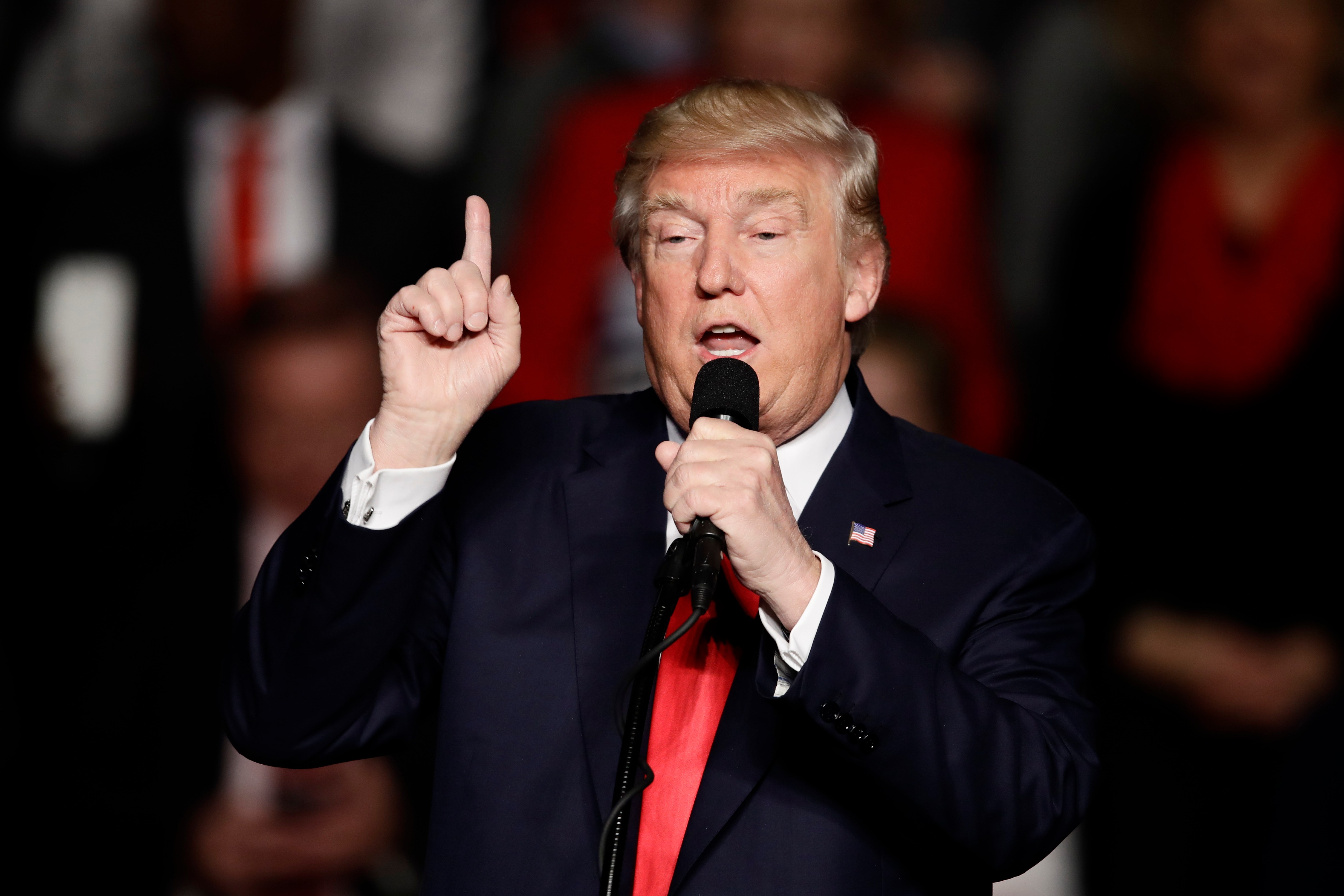 Trump Tells Cheering Crowd To Thank African-Americans for Not Voting ...