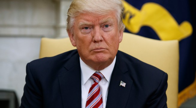 President Donald Trump meets Turkish President Recep Tayyip Erdogan in the Oval Office of the White House, Tuesday, May 16, 2017, in Washington. (AP Photo/Evan Vucci)