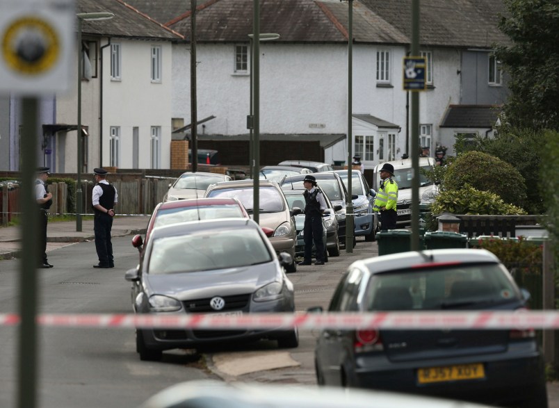 Police officers taking part in an operation in Cavendish Road, Sunbury-on-Thames, Surrey, as part of the investigation into the Parsons Green bombing. PRESS ASSOCIATION Photo. Picture date: Saturday September 16, 2017. The raid comes after the arrest of an 18-year-old man in Dover earlier on Saturday who is understood to be the suspected bomber. See PA story TRANSPORT Explosion. Photo credit should read: Jonathan Brady/PA Wire