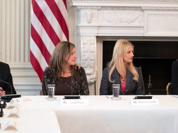 From left, Secretary of Health and Human Services Tom Price, Macomb County District Judge Linda Davis, Rebecca Crowder of "Lily's Place,"  and first lady Melania Trump attends an Opioid roundtable discussion at the White House in Washington, Thursday, Sept. 28, 2017. Melania Trump has invited experts and people affected by addiction to opioids to the White House for a listening session and discussion about the epidemic. (AP Photo/Carolyn Kaster)