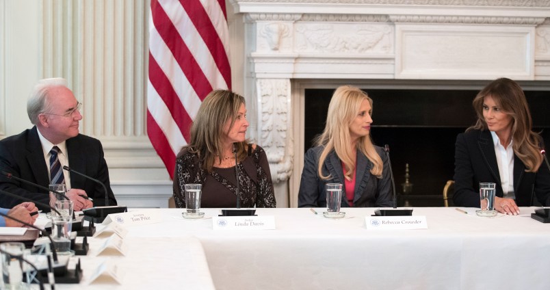 From left, Secretary of Health and Human Services Tom Price, Macomb County District Judge Linda Davis, Rebecca Crowder of "Lily's Place,"  and first lady Melania Trump attends an Opioid roundtable discussion at the White House in Washington, Thursday, Sept. 28, 2017. Melania Trump has invited experts and people affected by addiction to opioids to the White House for a listening session and discussion about the epidemic. (AP Photo/Carolyn Kaster)