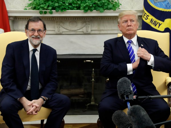 President Donald Trump meets with Spanish Prime Minister Mariano Rajoy at the White House, Tuesday, Sept. 26, 2017, in Washington. (AP Photo/Evan Vucci)