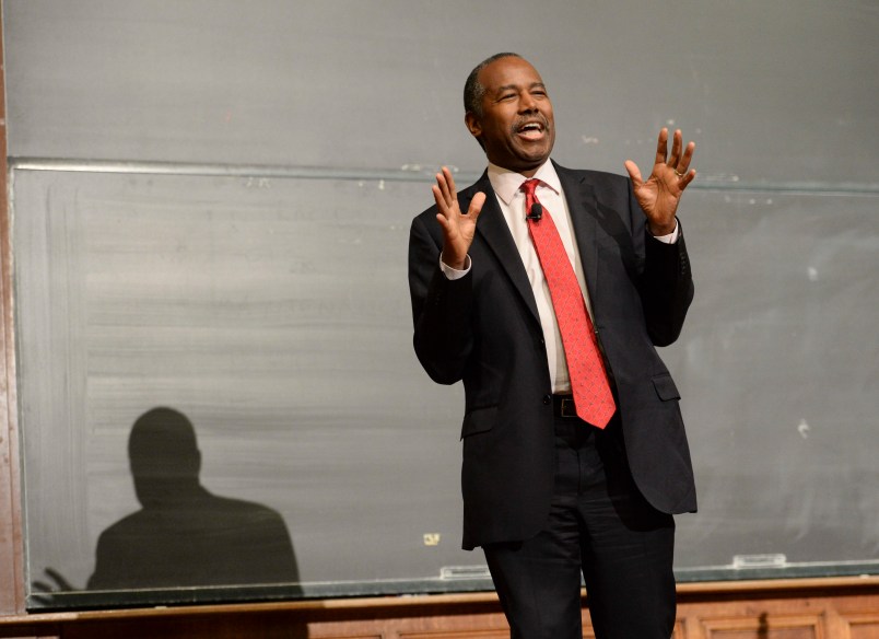 Yale alumnus Dr. Benjamin Carson, President-elect Donald Trump’s pick for secretary of the U.S. Department of Housing and Urban Development, spoke at YaleThursday, Dec. 8 as a guest of the William F. Buckley Jr. Program at Yale. (AP Photo/Stephen Dunn)