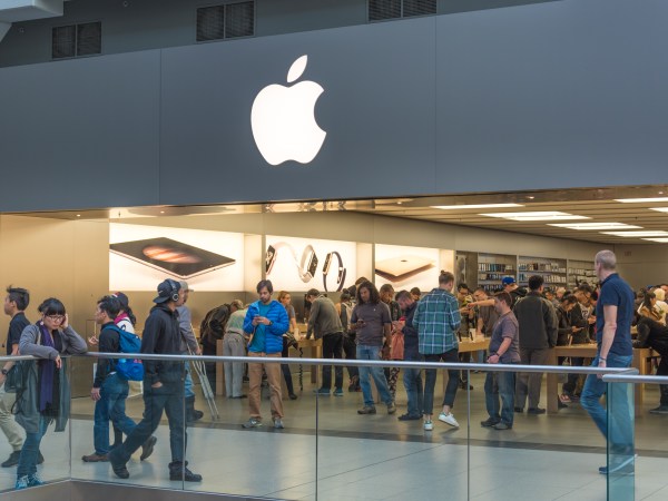 TORONTO, ONTARIO, CANADA - 2015/10/13: Apple store:People visiting the Apple Store.The Apple Store is a chain of retail stores owned and operated by Apple Inc., dealing with computers and consumer electronics. (Photo by Roberto Machado Noa/LightRocket via Getty Images)