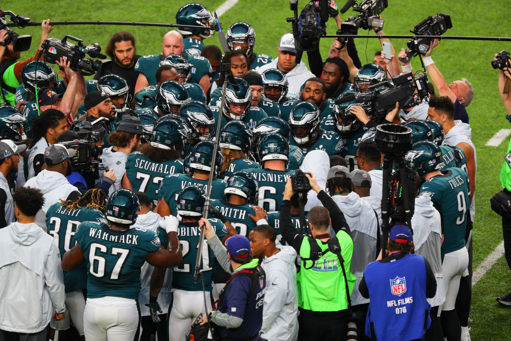 Trump cancels Eagles' Super Bowl ceremony, citing anthem dispute