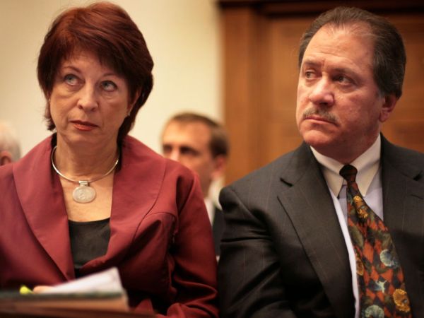 NA/PLAME  LOCATION:  WASHINGTON, DC  DATE: 03/16/07 NEG:  maram 189122  CAPTION:  Former CIA agent Valerie Plame Wilson testifies before the House Oversight and Government Reform Committee on Capitol Hill Friday, March 16, 2007 — Hearing witness Victoria Toensing, left, and Joe diGenova listen to Plame's testimony.