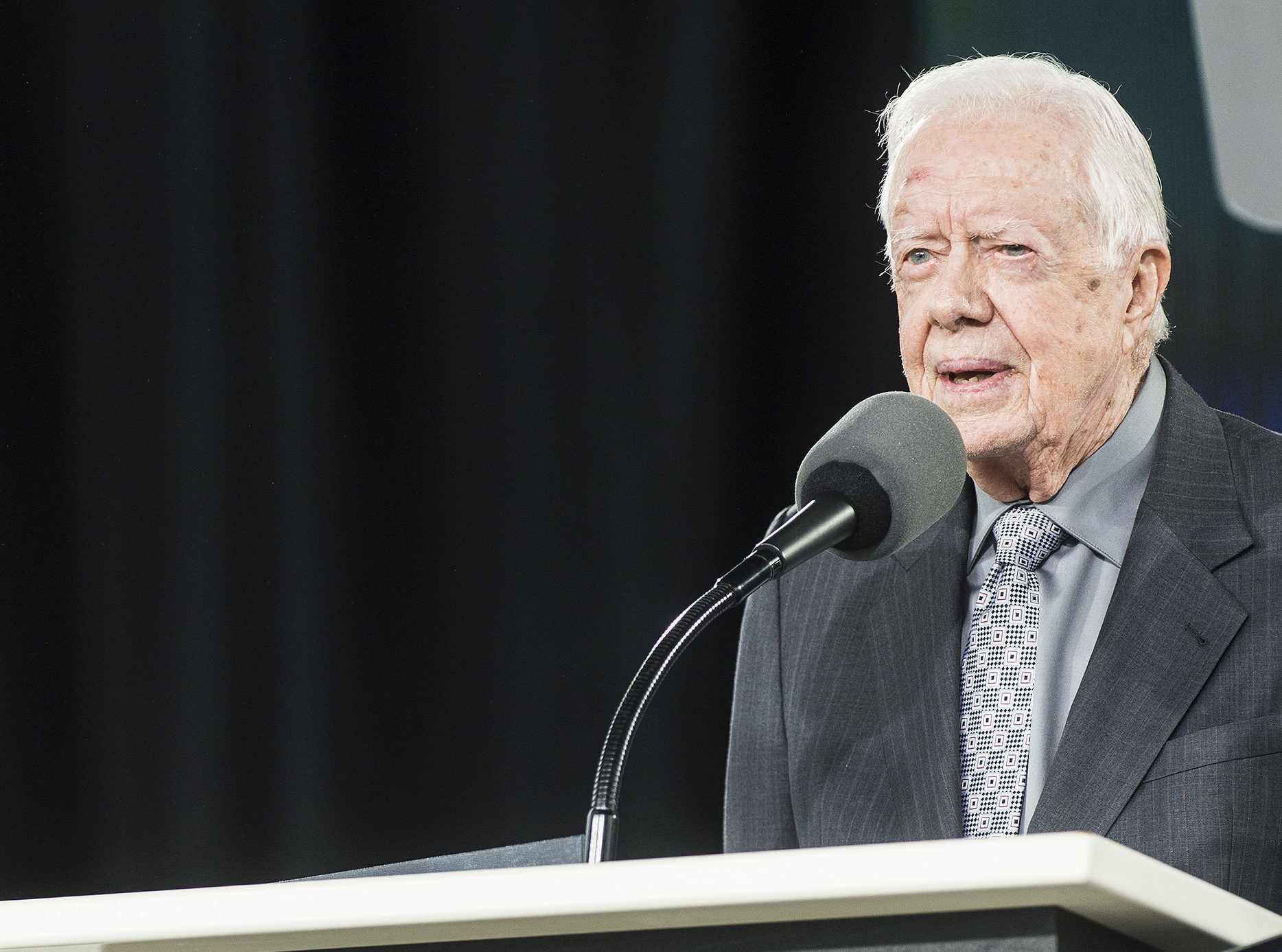 Jimmy Carter Makes ‘Crowd Size’ Jab At Trump Amid Liberty Commencement ...