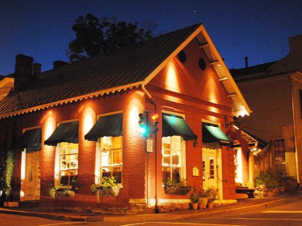 The Red Hen/Facebook