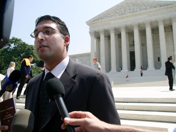 Neal K. Katyal, attorney for Guantanamo Bay detainee Salim Ahmed Hamdan, speaks to reporters on the steps of the Supreme Court after the Court ruled in his favor, 5-3, Thursday June 29, 2006, in Washington, D.C. The ruling overturned a federal appeals decision, which upheld President Bush's right to try Guantanamo detainees before military trials. (Mauricio Rubio/MCT)