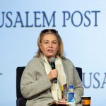 MARRIOTT MARQUIS HOTEL, NEW YORK, UNITED STATES - 2018/04/29: Roseanne Barr interviewed by Dana Weiss during 7th Annual Jerusalem Post Conference at Marriott Marquis Hotel. (Photo by Lev Radin/Pacific Press/LightRocket via Getty Images)