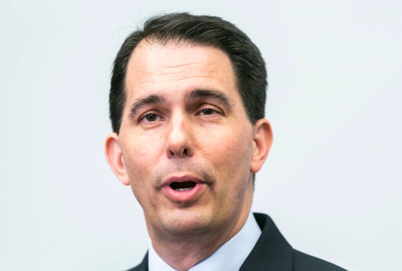 MADISON, WISCONSIN - SEPTEMBER 21:  Republican Presidential candidate and Wisconsin Gov. Scott Walker announces September 21, 2015 in Madison, Wisconsin, his suspension of his campaign. (Photo by Andy Manis/Getty Images)