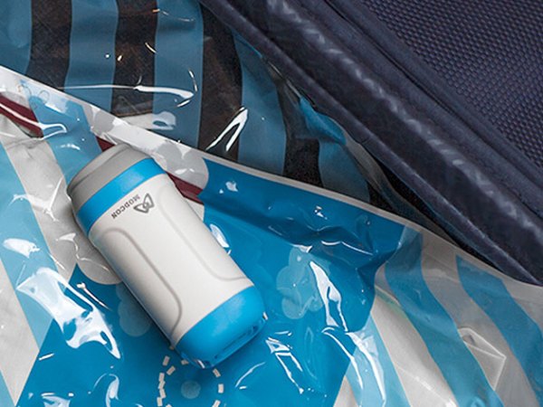 The Dr. Save Vacuum Kit vacuum reduces your clothes volume by up to 70%.