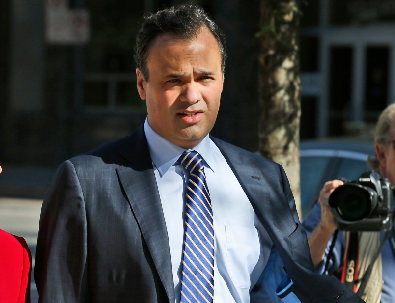 Former Virginia first lady Maureen McDonnell arrives at Federal Court with her attorney William Burck in Richmond, Va., Monday, Aug. 25, 2014.  Prosecutors are expected to cross-examine the former Gov. Bob McDonnell during his corruption trial Monday.   (AP Photo/Steve Helber)