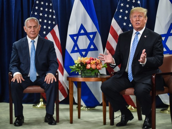 US President Donald Trump (R) meets with Israeli Prime Minister Benjamin Netanyahu on September 26, 2018 in New York on the sidelines of the UN General Assembly. (Photo by Nicholas Kamm / AFP)        (Photo credit should read NICHOLAS KAMM/AFP/Getty Images)