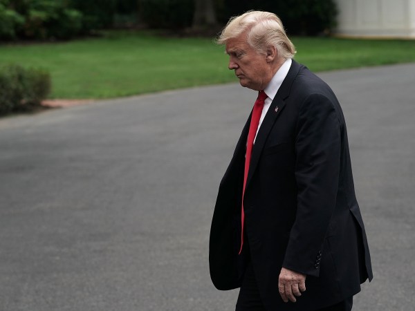 WASHINGTON, DC - SEPTEMBER 27:  U.S. President Donald Trump walks on the South Lawn after he landed at the White House September 27, 2018 in Washington, DC. President Trump has returned from the United Nations General Assembly meeting.  (Photo by Alex Wong/Getty Images)