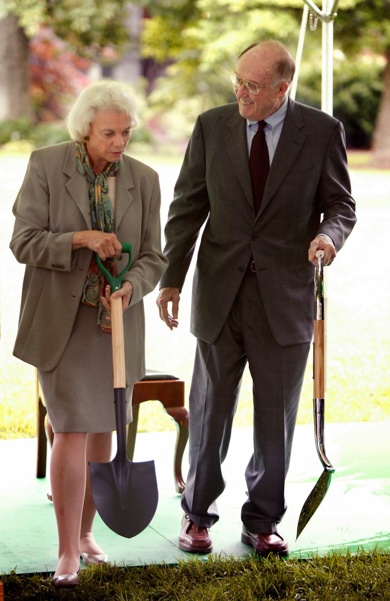 6/17/2003, WASHINGTON DC, UNITED STATES --- Supreme Court Associate Justice Sandra Day O'Connor (l) and Chief Justice of the United States William H. Rehnquist break ground at a ceremony for an expansion of the Supreme Court in Washington. --- Photo by Brooks Kraft/Corbis
