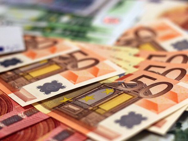 The New York Forex Institute Training & Certification Course can help you earn extra money with a certification in foreign exchange know-how.