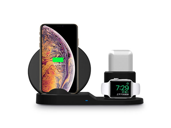 The iPM 3-in-1 Wireless Charging Station is the perfect gift for your favorite Apple addict.
