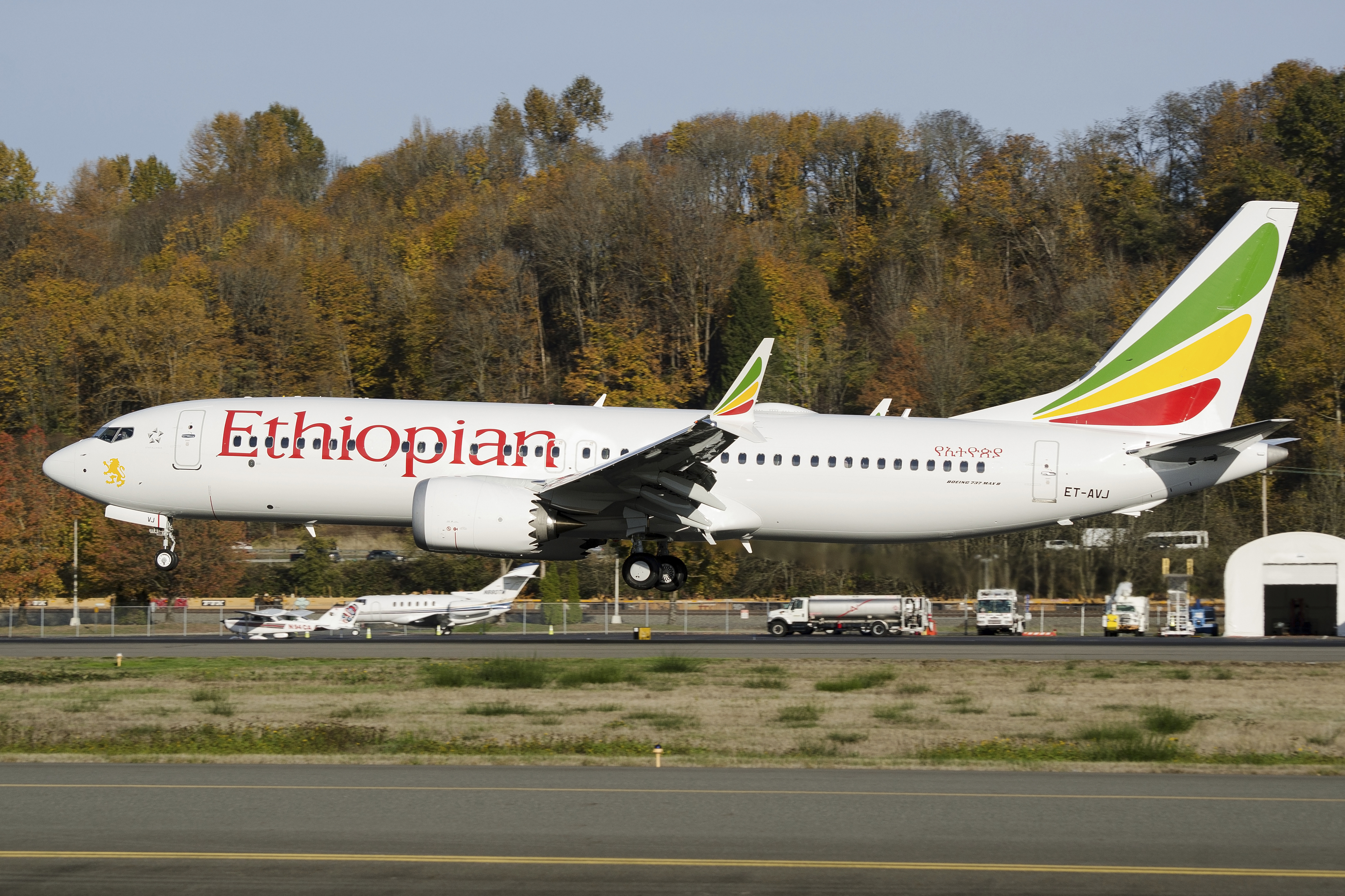 Макс 8. Эфиопиан Эйрлайнс Боинг 737. Boeing 737 Max Ethiopian Airlines. Ethiopian Airlines Боинг 737. Эфиопиан Эйрлайнс 737 Макс.