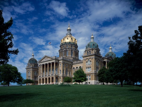This East Tennessee barn promotes its owner collectibles business
