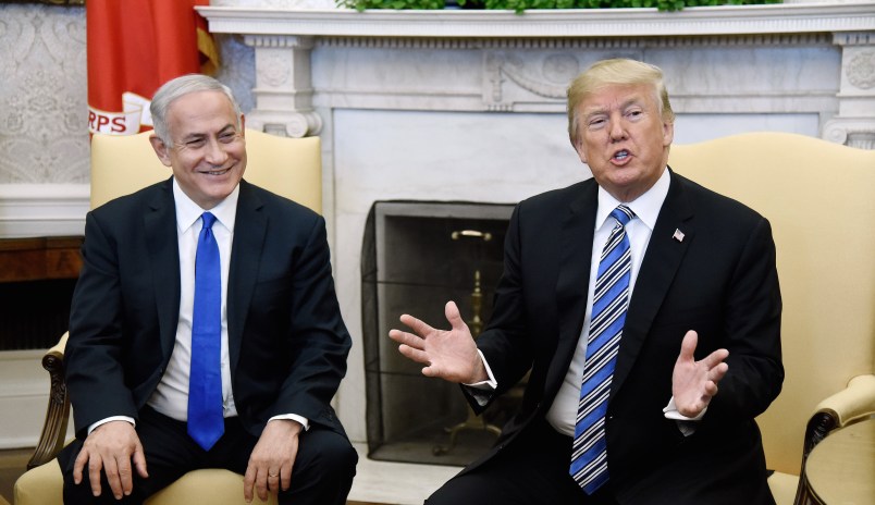 WASHINGTON, DC - MARCH 5: (AFP OUT) U.S. President Donald Trump (R) and Israel Prime Minister Benjamin Netanyahu meet in the Oval Office of the White House  March 5, 2018 in Washington, DC. The prime minister is on an official visit to the US until the end of the week. (Photo by Olivier Douliery-Pool/Getty Images)