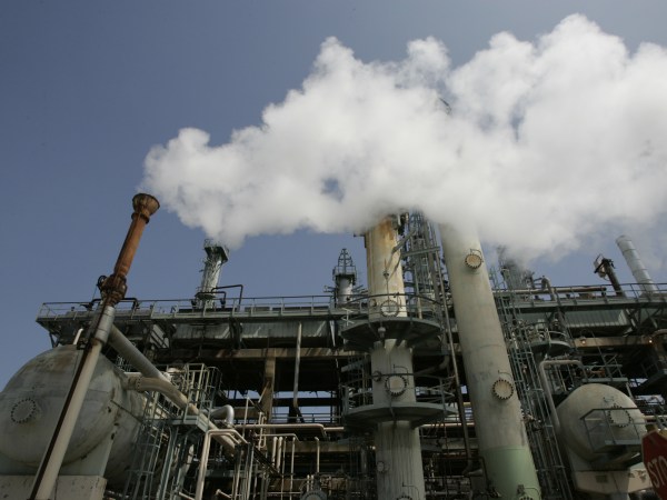 WILMINGTON, CA  MAY 24, 2007 -- General scene setter images of the Tesoro refinery taken in May 2007, when is was taken over from Shell Oil.  Views include crude oil storage tanks, piping, crude oil heaters that prepare the oil for refining.  (Don Bartletti / Los Angeles Times)