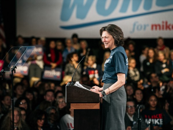 NEW YORK, NY - JANUARY 15: Diana Taylor addresses the crowd during a campaign rally for 2020 Democratic presidential candidate Mike Bloomberg on January 15, 2020 in New York City. The event marked the kickoff of Bloomberg's "Women For Mike" outreach campaign. (Photo by Scott Heins/Getty Images)