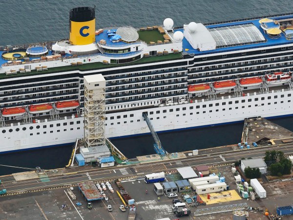 Å@äOçëêlèÊàıÇÁÇ…êVå^ÉRÉçÉiÉEÉCÉãÉXä¥êıÇ™ägëÂÇµÇƒÇ¢ÇÈÅAÉCÉ^ÉäÉAê–ÉNÉãÅ[ÉYëDÅuÉRÉXÉ^ÉAÉgÉâÉìÉ`ÉJÅvÅÅÇQÇRì˙åﬂëOÇPÇOéûÇTÇSï™ÅAí∑çËésÅiã§ìØí êMé–ÉwÉäÇ©ÇÁÅj