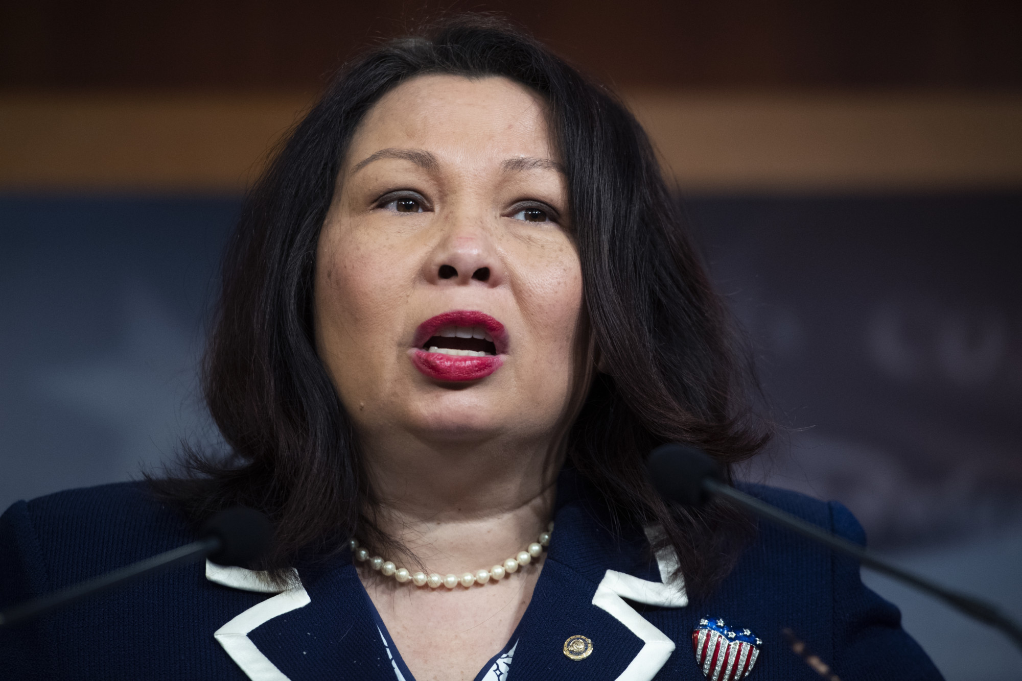 Sen Tammy Duckworth An Iraq War Vet Expresses Alarm At Military Helicopters Over Dc Tpm 