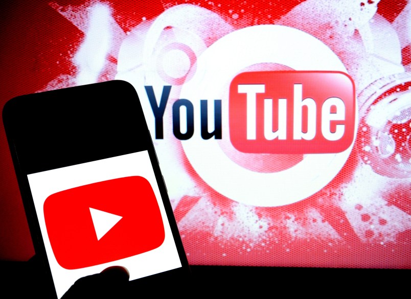 INDIA - 2020/02/09: In this photo illustration a popular video-sharing website YouTube logo seen displayed on a smartphone. (Photo Illustration by Avishek Das/SOPA Images/LightRocket via Getty Images)