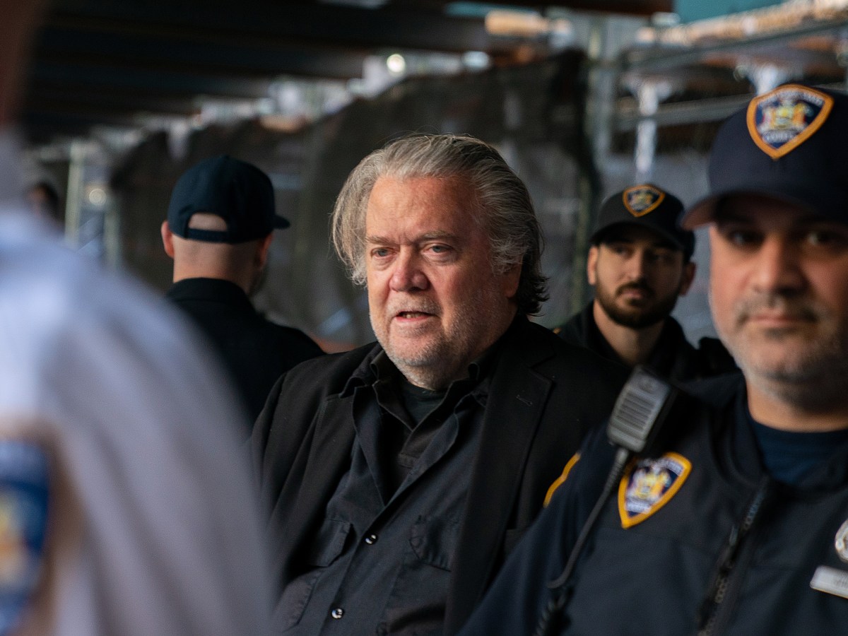 Steve Bannon’s Surprisingly Key Role in the Epstein Scandal