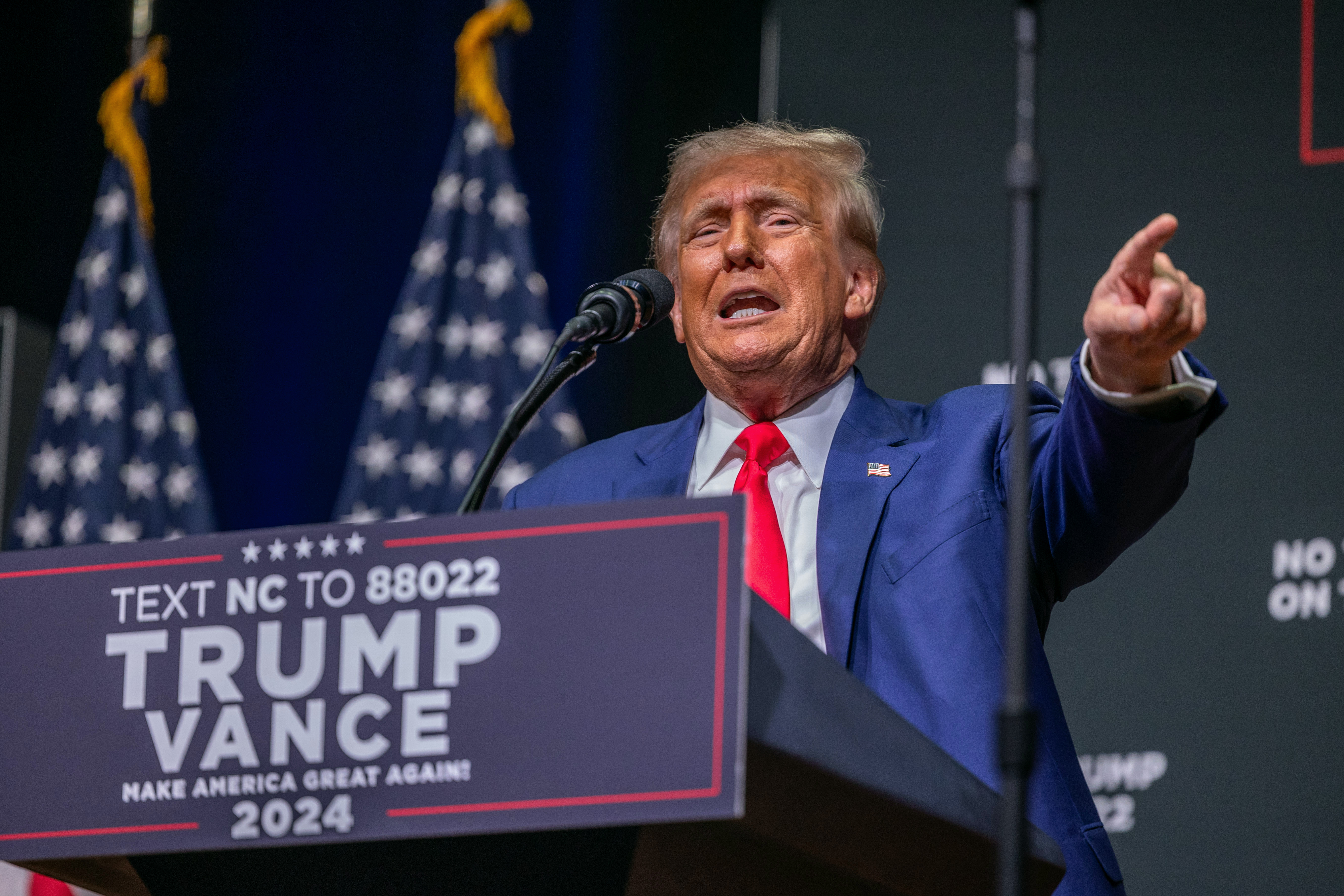 Trump entertains his audience in North Carolina with strange fan fiction about Joe Biden