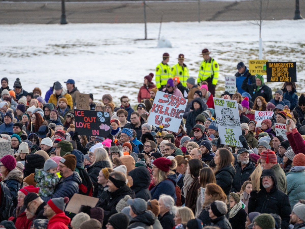 Why Conspiracy Theories About the Minnesota Protests Are Falling Flat