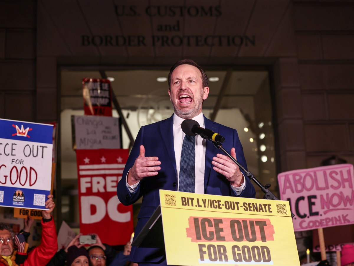 Senate Takes Big Step Toward Funding Gov’t as Some Dems Demand ICE Constraints