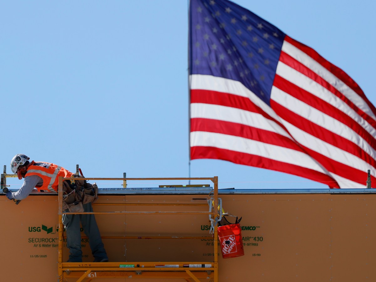 U.S. Workers Are Getting Record-Low Compensation Based on Their Productivity