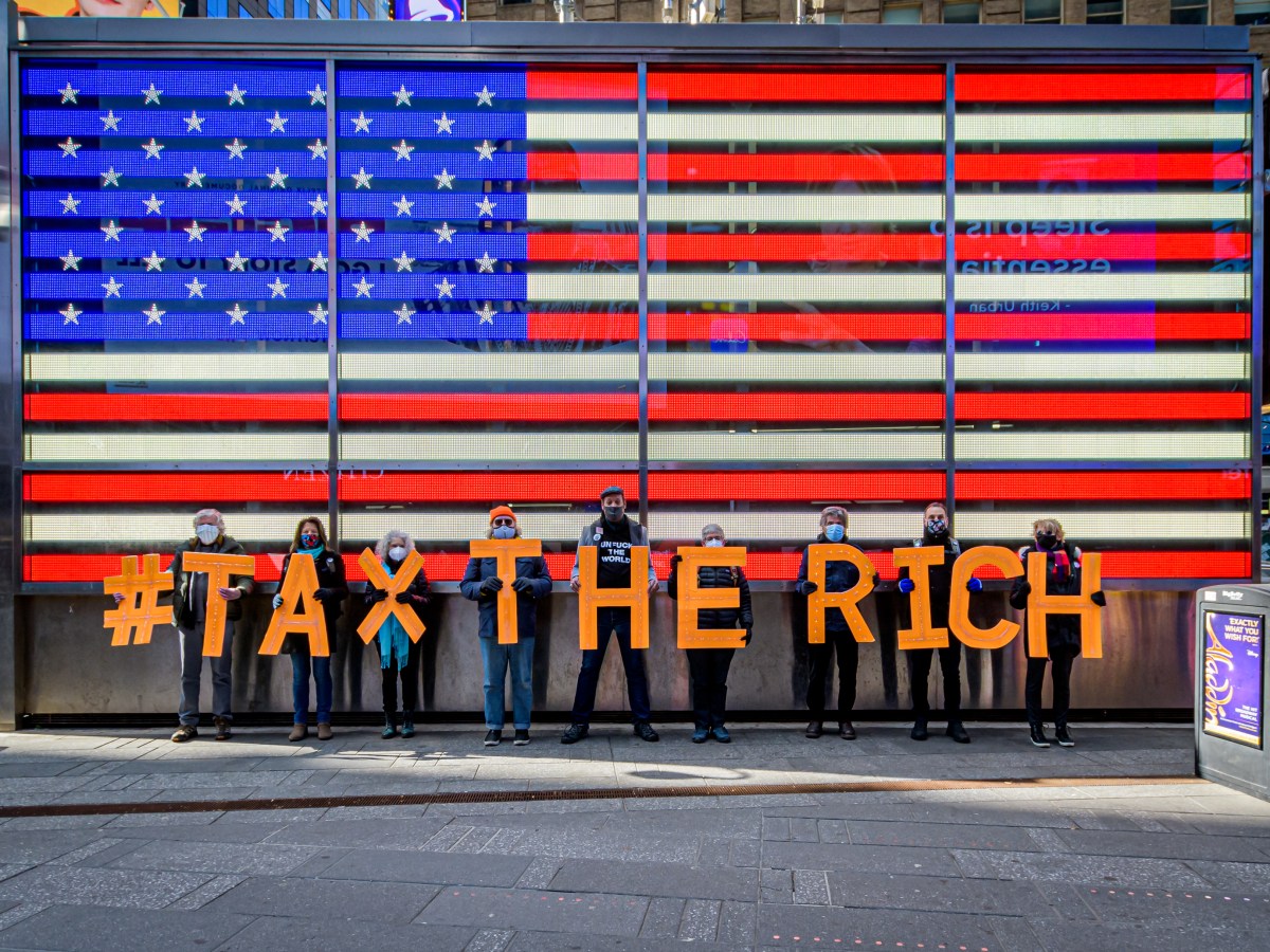 Taxing Billionaires Is the Easiest Way Democrats Could Gain Voter Trust