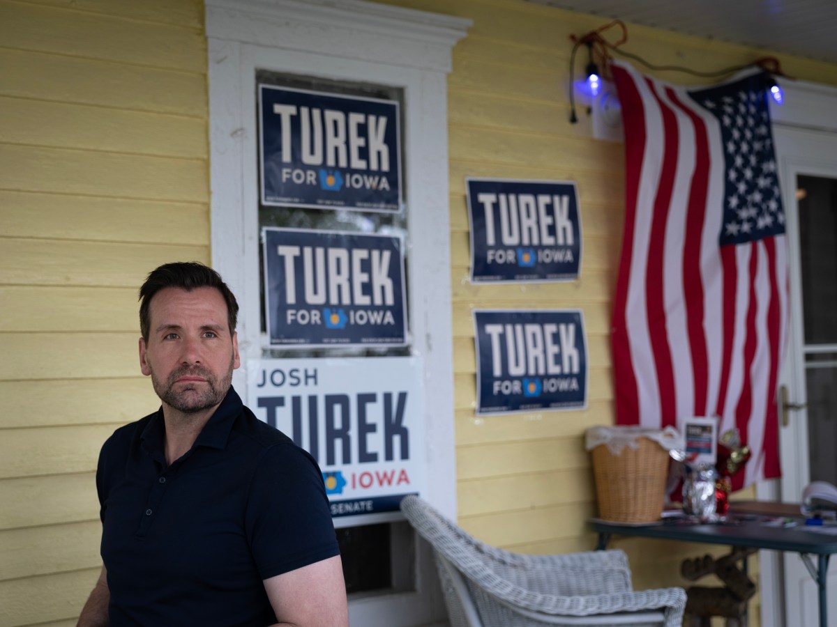 Running on ‘Prairie Populism,’ Turek Wins Primary as Iowa Dems Reach for US Senate Seat