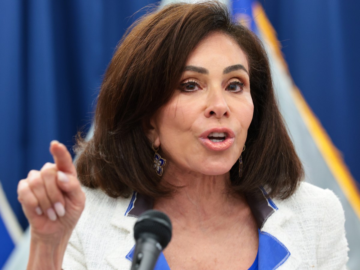 Reflecting Pool Turns Into Quicksand for Jeanine Pirro